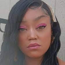 Rosie Ogle's Instagram, Twitter & Facebook