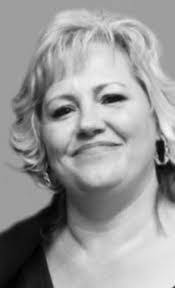 Laurie Holt's Instagram, Twitter & Facebook