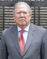 Es abogado de la universidad del cauca, donde se especializó en derecho penal y criminología. Guillermo Botero Wikipedia La Enciclopedia Libre