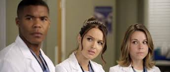 Dafür entfacht sie zu viel drama. Grey S Anatomy Was Erwartet Die Neuen Anfanger In Der 9 Staffel
