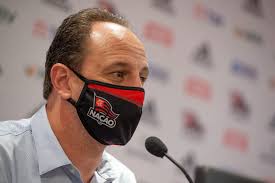 Cruzeiro a annoncé l'intronisation de rogério ceni (46 ans) comme entraîneur. Ceni Repete Erros De Dome E Ve Ponto Critico Em 3Âº Jogo No Flamengo Folha Pe