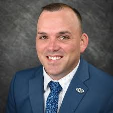 Eli Albrecht's Instagram, Twitter & Facebook