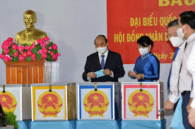Chủ tịch nước nguyễn xuân phúc trao mô hình tòa nhà quốc hội mới cho tổng bí thư, chủ tịch nước lào thongloun sisoulith. Chá»§ Tá»‹ch NÆ°á»›c Nguyá»…n Xuan Phuc Cung Phu Nhan Bá» Phiáº¿u á»Ÿ Cá»§ Chi Tphcm Tin Tá»©c Má»›i Nháº¥t 24h Ä'á»c Bao Lao Ä'á»™ng Online Laodong Vn
