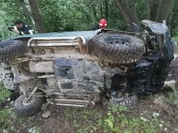 Pensiunea muntele rece vă stă la dispoziție cu 8 camere duble, 1 suită și 2 camere de familie. Qozal K5pl3vpm
