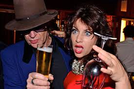 Ellen sang the song 'feeling good' at the time. Und Dann Stand Da Plotzlich Udo Lindenberg Beim Illustren Doppel Jubilaum