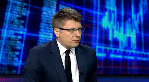 Marcin warchoł ma pomóc w realizacji tematu. Podkarpackie Warchol Rozdawal Sadzonki Drzew Mieszkancom Rzeszowa Ludzie