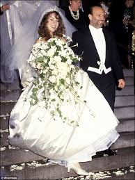 Get inspired by the wedding dress designs vera wang has designed for celebrity brides. Curse Of The Vera Wang Wedding Gown Thursday 12 July 2012 Vera Wang The Wedding Dress Designer Synonymous With Romance Announced Yesterday She Is Separating From Her Husband Arthur Becker After Nearly 23 Years Of Marriage But Apparently