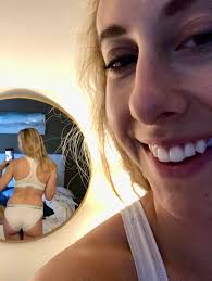 Anon-V Mindy clips - her peek into Mindy's pleasures