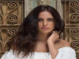 آمال ماهر توجه رسالة جديدة لجمهورها. Ù‡Ø±ÙˆØ¨ Ø£Ù…Ø§Ù„ Ù…Ø§Ù‡Ø± Ù„Ø£Ù…Ø±ÙŠÙƒØ§ Ø¨ÙˆØ§Ø¨Ø© Ø£Ø®Ø¨Ø§Ø± Ø§Ù„ÙŠÙˆÙ… Ø§Ù„Ø¥Ù„ÙƒØªØ±ÙˆÙ†ÙŠØ©