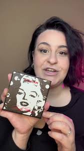 Scopri la Collezione Marilyn Monroe di SHEGLAM!