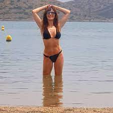 Η βίκυ χατζηβασιλείου, ανέβασε μια φωτογραφία της και στη λεζάντα, έγραψε ένα απόσπασμα από τις δηλώσεις του επιστήμονα τζέφρι σέιμαν, που είναι επικεφαλής επιδημιολόγος του πανεπιστημίου columbia της νέας υόρκης. Biky Xatzhbasileioy Etsi Einai To Swma Ths Sta 57 Ths Soknews