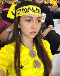 Aprena juga mempunyai seorang abang dan adik perempuan, oktovia manrose yang turut aktif dalam dunia lakonan. Biodata Dan Latar Belakang Pelakon Octovia Manrose Iluminasi