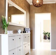 Loving Our New Entrance Dulux Paint Snuggle Pie Hemnes Shoe Cabinets Mirror From Ikea Sommerhus Hemnes Schuhschrank Flure Und Ikea Ideen