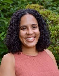 Danielle Lingo's Instagram, Twitter & Facebook