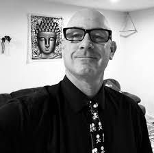 Astarion's Glowing Appearance in Baldur's Gate 3