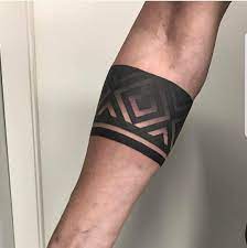 elias villatoro adli kullanicinin tattoo ideas panosundaki pin tribal dovmeler kol bandi dovme dovme