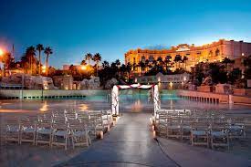 Pin By Mandalay Bay On Weddings Mandalay Bay Wedding Mandalay Bay Resort Mandalay Bay