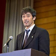 Akhirnya kepala sekolah memutuskan untuk menyewa seorang pengacara handal dikeadaan lain, ada seorang pengacara yang sedang jatuh miskin dan tidak punya uang, pengacara itu bernama kenji sakuragi. Dragon Zakura 2 2021 Episodes Mydramalist