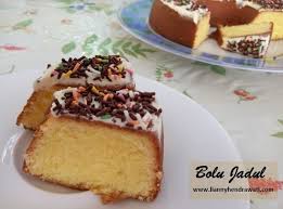 250gr pisang raja 4btr telur 120gr gula pasir 175gr tepung terigu pro rendah 120gr mentega 1bks susu dancow 27gr 1/2sdt vanila. Pin Di Resep