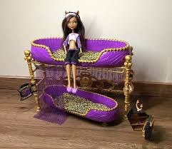 I promise her head and body match in real life, i didn't change the color of either. Monster High Willhaben