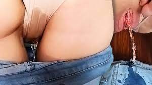 Писает в трусики и на одежду. Золотой дождь. Девушки писают | Kinky Dove -  Pornhub.com HD phone wallpaper