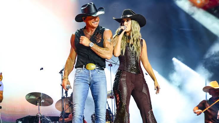 Tim McGraw Brings Out Lainey Wilson for a Surprise CMA Fest Duet of His 1995 Classic - American Songwriter
