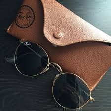Black And Gold Ray Bans Glasses Pin By Yadira Soria On Sunnies Round Metal Sunglasses Round Ray Bans Metal Sunglasses