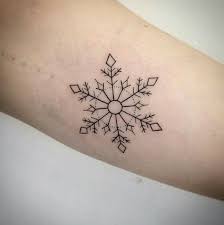 Pin Em Tatuagem De Floco De Neve