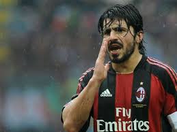 Gennaro gattuso is a former italian footballer who currently serves as the manager of a.c. Pisa Trainer Gennaro Gattuso Ohrfeigt Trainer Kollegen Goal Com