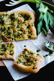 Crazy Green Fruits Focaccia A L Ail Des Ours Wild Leek Focaccia Ail Des Ours Recette Alimentation