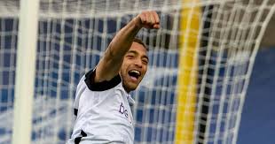 Transferts, salaire, palmares, statistiques en club et en sélection nationale. Dessers Shoots Van Den Brom S Genk Past Champion Bruges Vormer Also Accurate Foreign Football Netherlands News Live