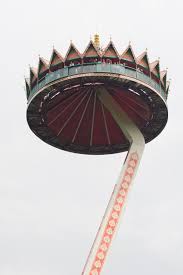 De attractie bevindt zich in het themagebied reizenrijk. Pagode Coasterpedia The Roller Coaster And Flat Ride Wiki