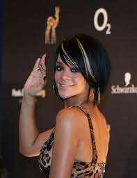 Her hair is perfectly cut till her cheeks whereas the rest of her hair is colored in blonde. Rihanna Short Scene Cut Short Scene Cut Lookbook Stylebistro