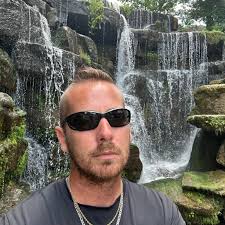 WHATS THE CALL? ☎️ He moved