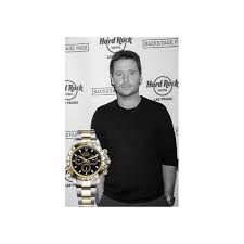 Maybe you would like to learn more about one of these? Equipped With Caliber 4130 A Self Winding Mechanical Chronograph Movement And A Black Dial The Rolex Daytona Is A Favourite Hard Rock Entourage Celebrities