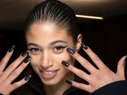 Estos son los 5 tonos de pintauñas más vendidos en el invierno de 2025 en  Sephora, Kiko Milano o Primor