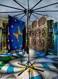 Vlisco S Fabric Exhibition At Museum Helmond The Netherlands The Cool Hunter Journal Exhibition Display Design Exhibition Display Exhibition Display Wall