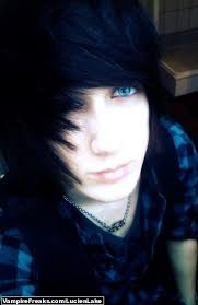 Emo Boy Black Hair Blue Eyes Cute Emo Guys Cute Emo Boys Emo Boy Tumblr