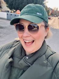 So tomorrow will be my last day at JLL, and time for me to say goodbye to  the world of commercial real-estate. Am looking forward to resetting (by  which I mean sitting