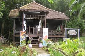 Mini malaysia & asean cultural park is a cultural park where impressive replicas of traditional malaysian and asean homes can be seen. Spacetraveller Activity Traditional Village Experience