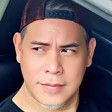 Noong nagtapos si Sen. Trillanes sa Philippine Military Academy (PMA), ilan  sa mga awards na natanggap niya ay ang Mathematics Plaque (dahil sa  pagkakaroon ng pinakamataas na grado sa lahat ng Mathematics