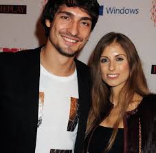Nur das graue seidenkleid behalte ich bis in alle ewigkeit. Hummels Freundin Cathy Fischer Eine Ausgezeichnete Spielerfrau Bilder Fotos Welt