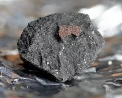 Di pedalaman , di jalan berhutan menuju. Meteorite Older Than The Sun Crashes Down Into English Garden Malaysianow