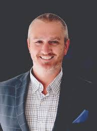 Lee Acres's Instagram, Twitter & Facebook