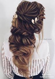 27 Prettiest Half Up Half Down Prom Hairstyles For 2019 2020 Uzun Sac Mezuniyet Balosu Sac Stilleri Dogal Bukleli Sac