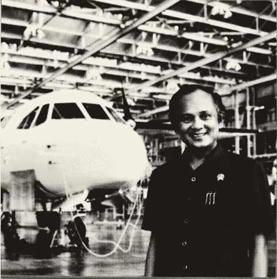 B.J. Habibie dan N250 Gatotkaca, buatan AI