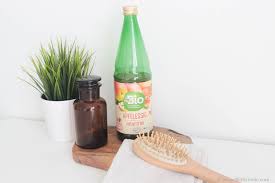 25 Utilisations Du Vinaigre De Cidre Au Quotidien With Emilie Lifestyle Simple Et Naturel En 2020 Gel Douche Fait Maison Recettes De Savon Vinaigre