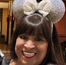 Does Goofy do meet and greets at Disneyland?