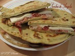 Insalata, piadina vuota e bevanda a scelta. Piadine Al Pesto Farcite Con Crescenza Speck E Mozzarella Ricette Piadina Cibo