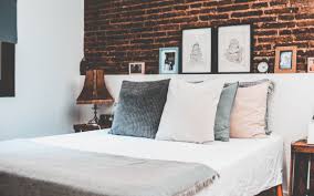 Stai cercando idee for each la casa dei tuoi sogni? Come Decorare La Parete Dietro Al Letto 7 Idee Low Cost E Geniali Rebecca Mobili